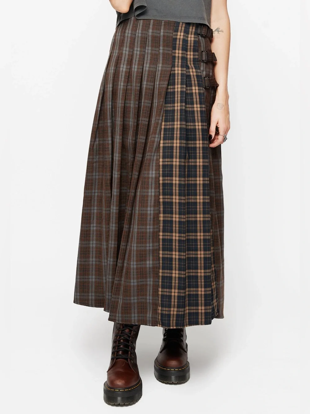 Disturbia brown grey